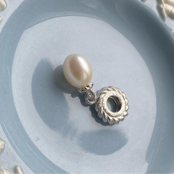 Judith Ripka Sterling silver pearl charm for charm bracelet - Picture 3 of 4